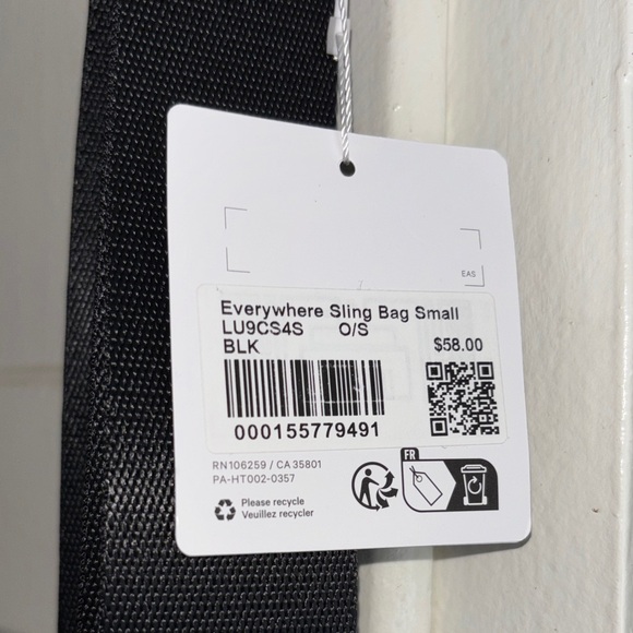 Lululemon everywhere sling Black Crossbody Bag NWT - Picture 5 of 10